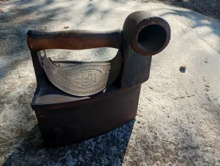 Plancha antigua carbón hierro macizo