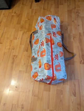 Cuna de viaje Jané 2 niveles. Sin uso. Con sábanas