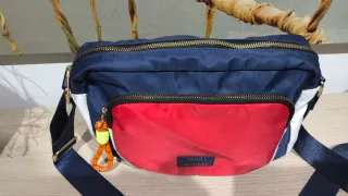 Bolso Tommy Hilfiger Azul y Rojo