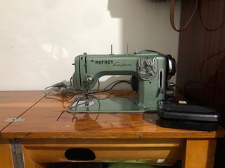 Máquina de coser y bordar Refrey Transforma
