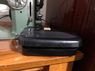 Máquina de coser y bordar Refrey Transforma