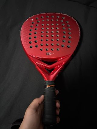 Pala Padel Wilson Roja con Raja