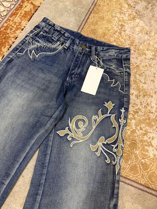Jeans svasati stile Y2K