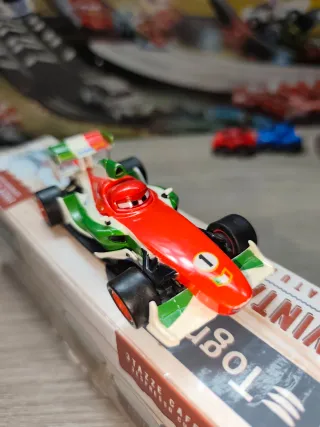 Coche Carrera Go/Scalextric 1:43 Disney Pixar F1