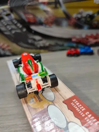 Coche Carrera Go/Scalextric 1:43 Disney Pixar F1