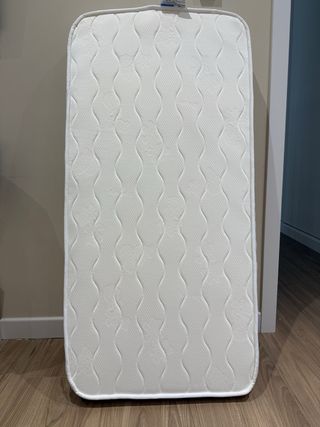 Colchón cuna  viscoelástico 60x120 + sábanas