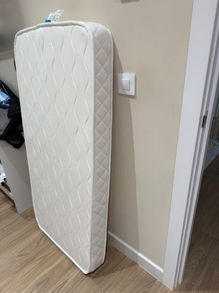 Colchón cuna  viscoelástico 60x120 + sábanas