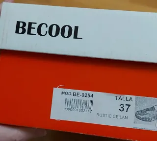 Zapatos con tacón bajo