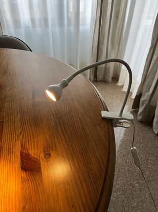 Lámpara Pinza IKEA Blanca.