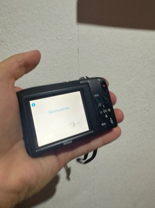 Cámara Nikon COOLPIX Roja 14MP