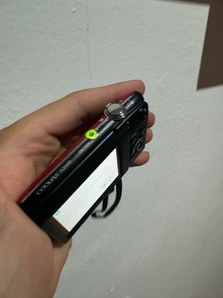 Cámara Nikon COOLPIX Roja 14MP