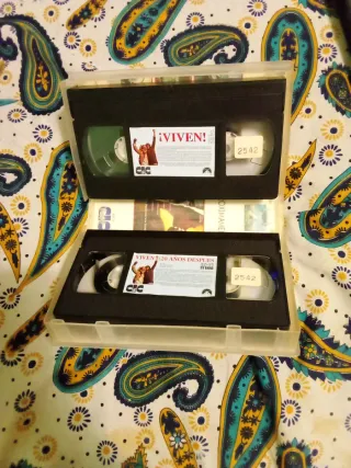 Lote 2 Películas VHS: Legítima Defensa y Viven!