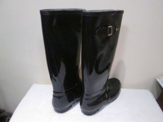 BOTAS DE AGUA ALTAS COLOR NEGRO BRILLANTE Nº 39