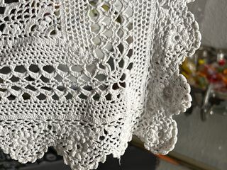 Colcha de ganchillo blanca