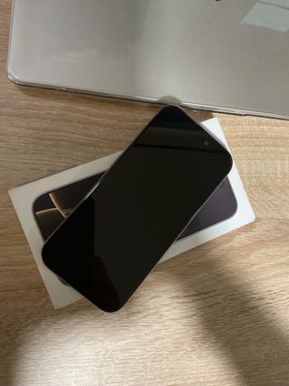 iPhone 16 Pro Gris