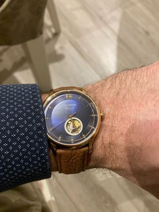 Cadisen Automático, zafiro, azul elegante.