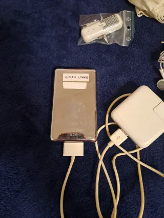 iPod Classic Blanco con Accesorios