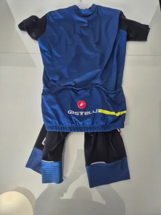 Equipación Ciclismo Castelli