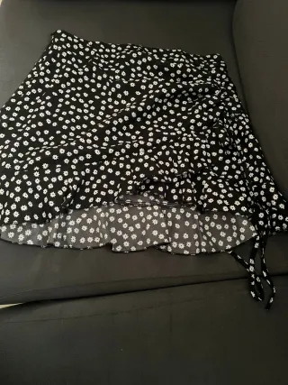 Falda corta estampada floral