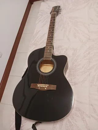 Guitarra Acústica Negra + Funda y Correa