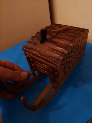 Slitta decorativa in legno