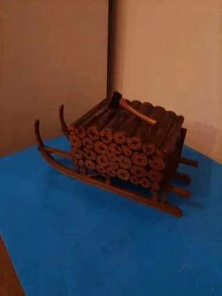 Slitta decorativa in legno