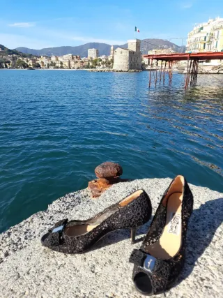 Tacchi opentoe Salvatore Ferragamo neri pizzo