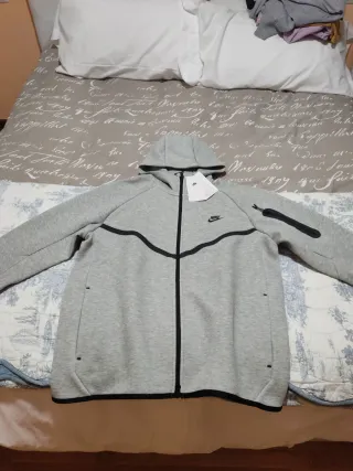 Sudadera Nike Tech Gris