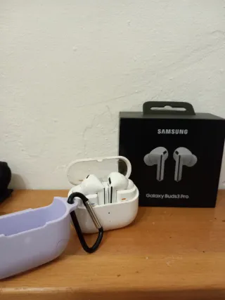 Samsung Galaxy Buds3 Pro Blancos. Incluyo funda