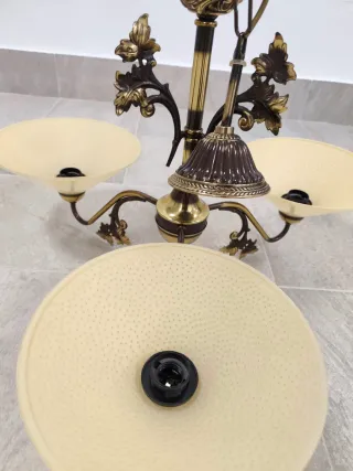 Lámpara de techo de cristal y metal