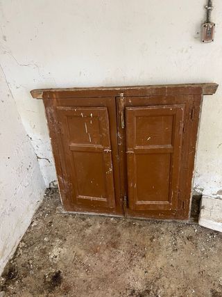 Ventanas de madera con contraventanas.