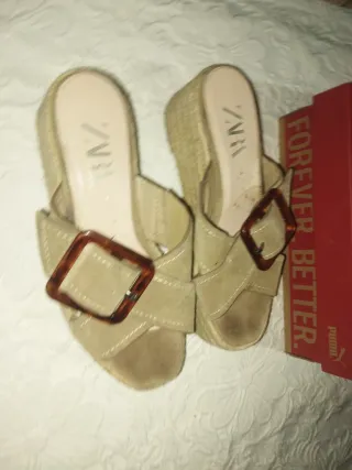 Sandalias Zara Marrones con Hebilla