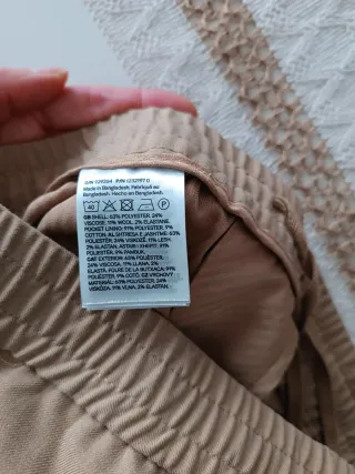 Pantalón beige hombre