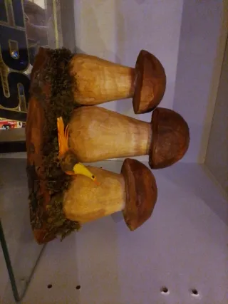 Tris funghi legno scolpiti a mano