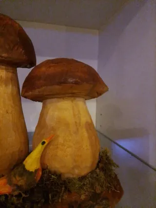 Tris funghi legno scolpiti a mano