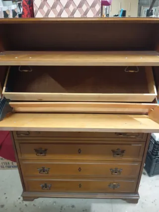 Cassettiera in legno marrone