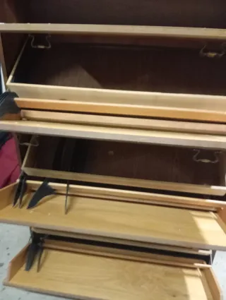 Cassettiera in legno marrone