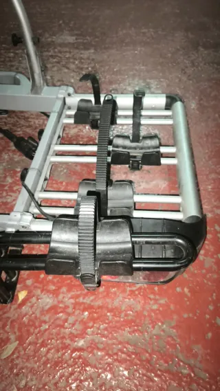 Portabicicletas Plegable Thule muy robusto para 4