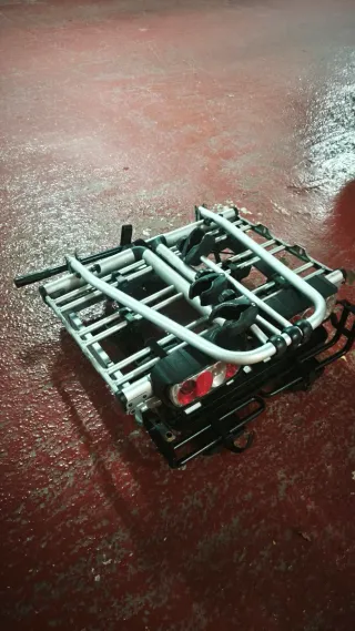 Portabicicletas Plegable Thule muy robusto para 4