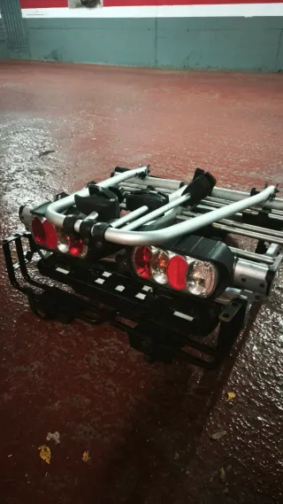 Portabicicletas Plegable Thule muy robusto para 4