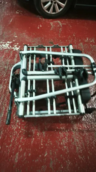 Portabicicletas Plegable Thule muy robusto para 4