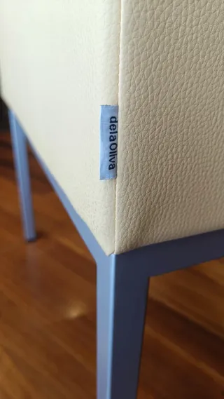 4 butacas + mesa Delaoliva salón o sala de espera