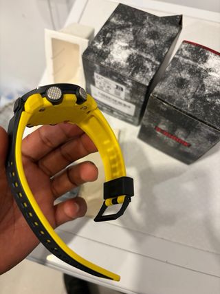 Reloj Casio G-Shock Amarillo Módulo 5590