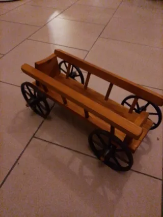 Carro in legno con ruote