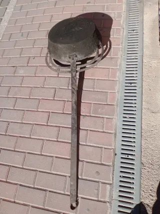 Sartén Antigua Grande + trébede