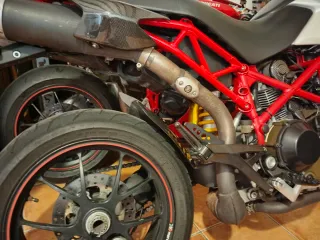 Ducati Hypermotard 1100S