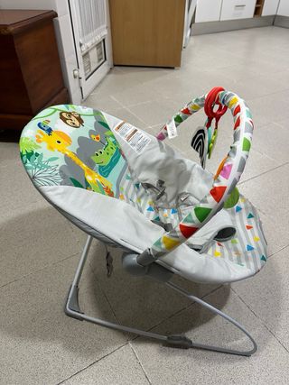 Hamaca para bebé con juguetes