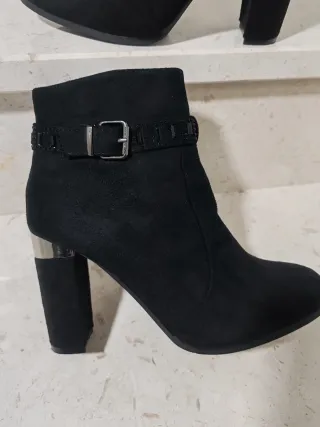 Stivaletti Lora Ferris eleganti tacco 10