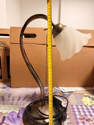 Lampada da tavolo design floreale