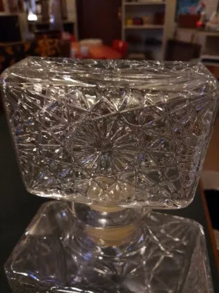 Bottiglia in cristallo decorata